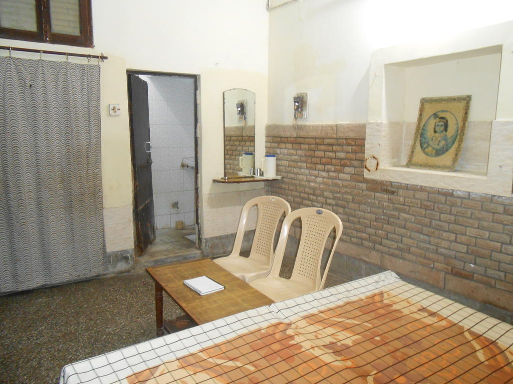 Gaurav Guest House Mathura Ngoại thất bức ảnh