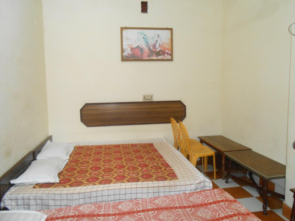 Gaurav Guest House Mathura Ngoại thất bức ảnh